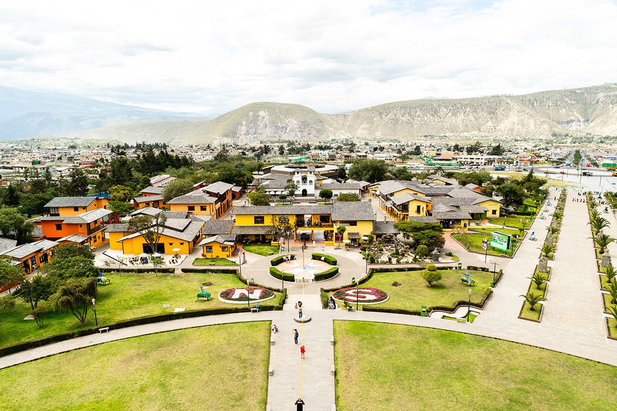Quito, photographed by Jonathan Byrne